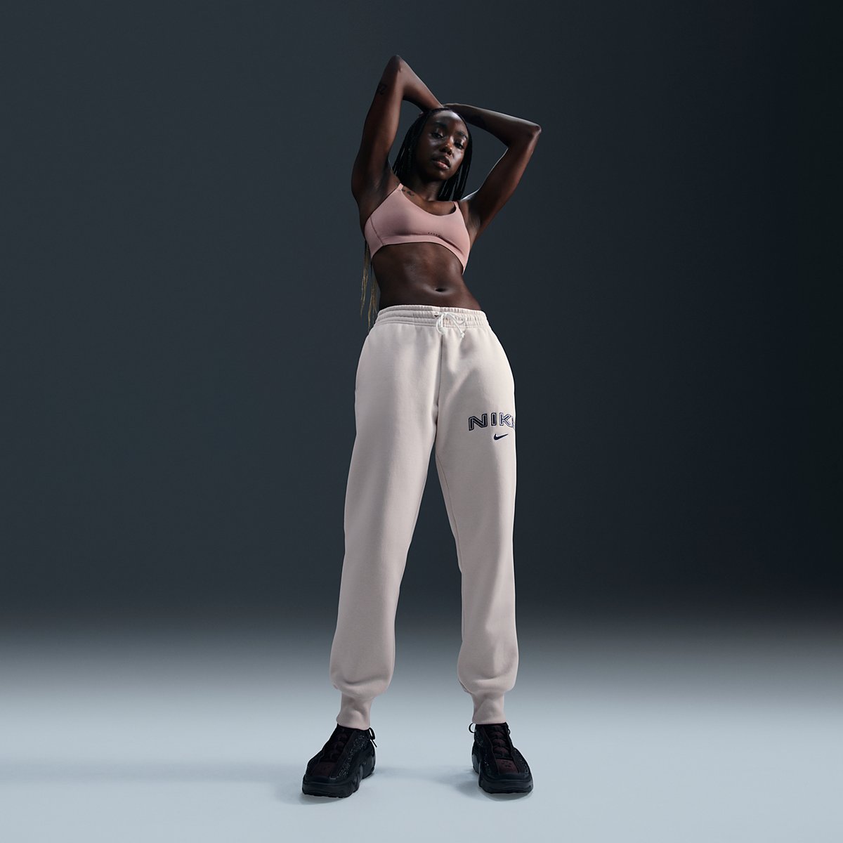 Nike Alate Minimalist -  Front Model Photo